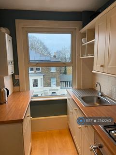 2 bedroom flat to rent, Limes Grove, London, SE13