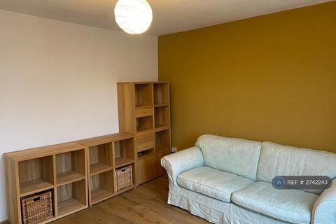 2 bedroom flat to rent, Limes Grove, London, SE13
