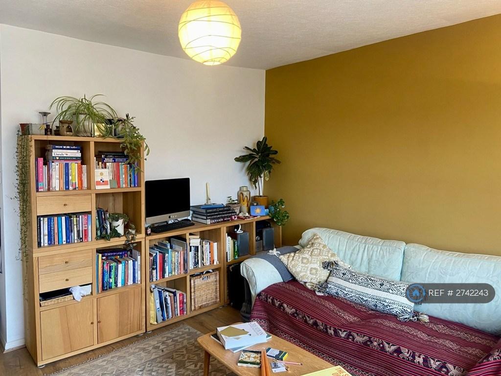 Living Room - Shown Furnished During Prev. Tenancy