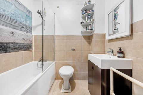 1 bedroom apartment to rent, Hamlet Gardens, London