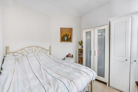 1 bedroom apartment to rent, Hamlet Gardens, London