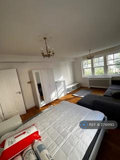 1 bedroom in a flat share to rent, Cedar Lodge, London, NW2