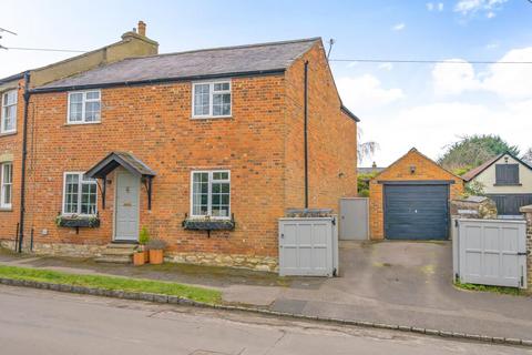 3 bedroom house for sale, Holly Tree Lane, Cuddington.