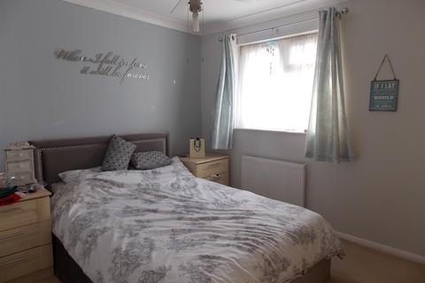 2 bedroom property for sale, Coldharbour Road, Northfleet DA11