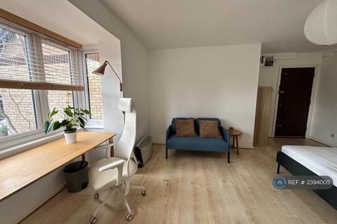 Studio to rent, Gaugin Court, London, SE16