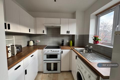 Studio to rent, Gaugin Court, London, SE16