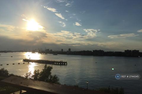 2 bedroom flat to rent, Erebus Drive, London, SE28