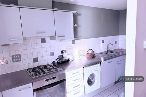 2 bedroom flat to rent, Erebus Drive, London, SE28