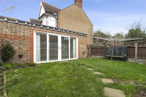3 bedroom end of terrace house for sale, Riverway, London, N13