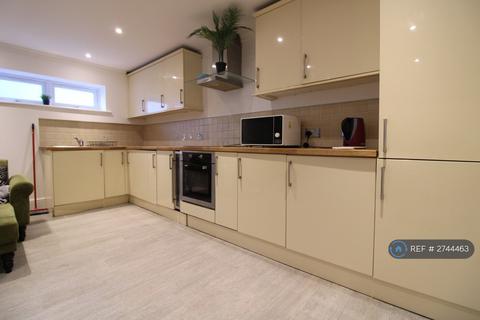 1 bedroom flat to rent, Lavender Hill, London, SW11
