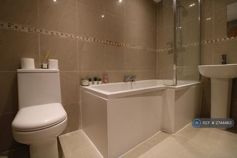 1 bedroom flat to rent, Lavender Hill, London, SW11