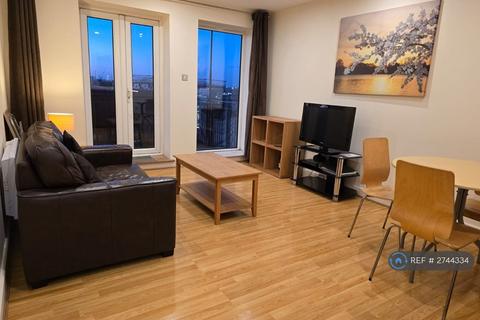 2 bedroom flat to rent, Central House, London, E15