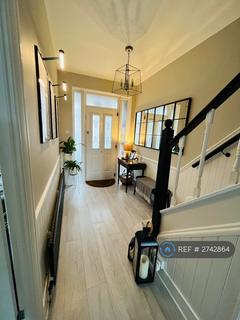 1 bedroom in a house share to rent, Cedars Road, Morden, SM4