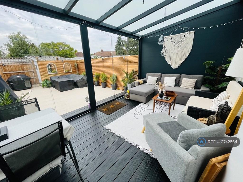 Garden Room, South Facing Patio Garden.
