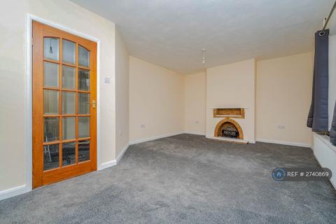 3 bedroom end of terrace house to rent, Castle Avenue, West Drayton, UB7