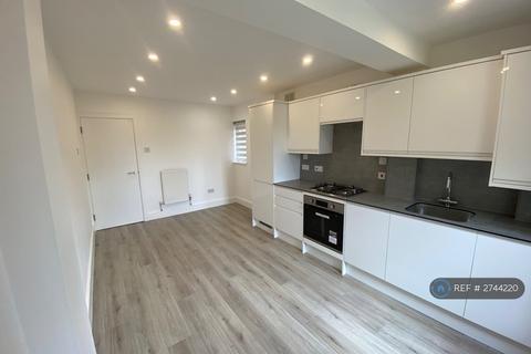 2 bedroom flat to rent, Wanlip Road, London, E13