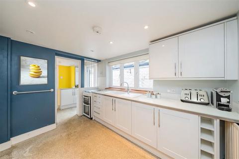 3 bedroom house for sale, North Lane, Teddington TW11