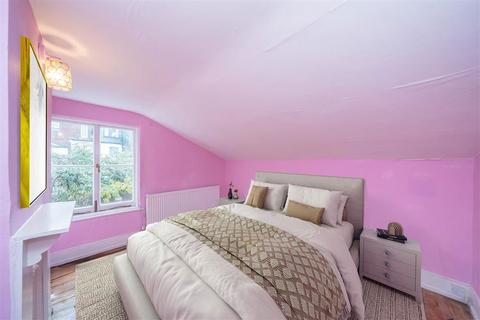 3 bedroom house for sale, North Lane, Teddington TW11