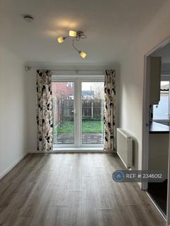 3 bedroom semi-detached house to rent, Riley Close, Sale, M33