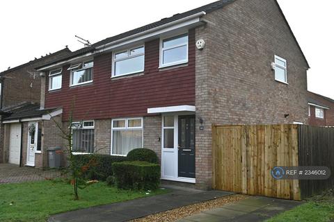 3 bedroom semi-detached house to rent, Riley Close, Sale, M33