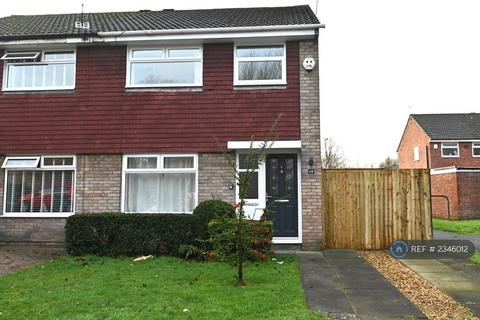 3 bedroom semi-detached house to rent, Riley Close, Sale, M33