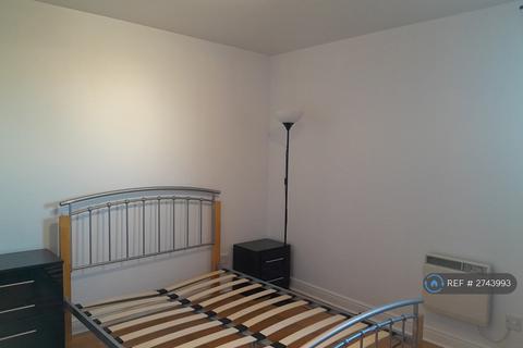 2 bedroom flat to rent, Fishguard Way, London, E16