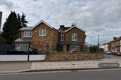 1 bedroom in a house share to rent, Whitton Road, Hounslow, TW3