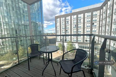 1 bedroom flat to rent, Burgoyne House, Brentford, TW8