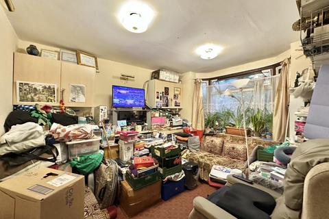 3 bedroom semi-detached house for sale, Harries Road, Hayes, UB4 9DD