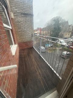 2 bedroom flat to rent, Florence Road, Bournemouth, BH5