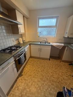 2 bedroom flat to rent, Florence Road, Bournemouth, BH5