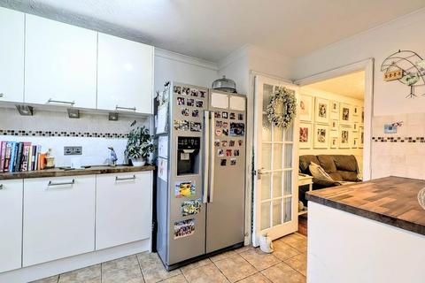 3 bedroom terraced house for sale, Chalet Hill, Bordon GU35