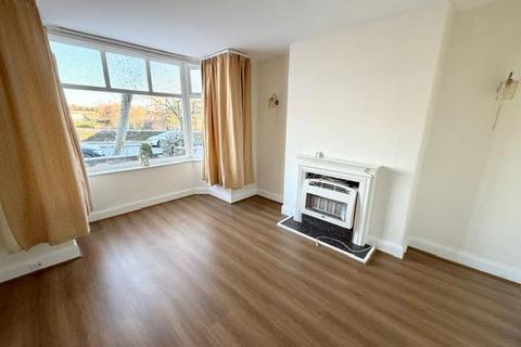 3 bedroom semi-detached house to rent, Godfrey Road, Halifax