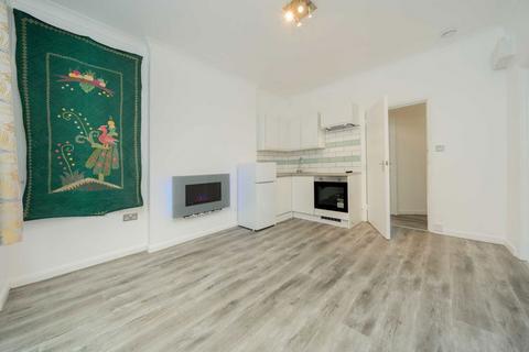 1 bedroom flat to rent, Hopgood Street, London W12