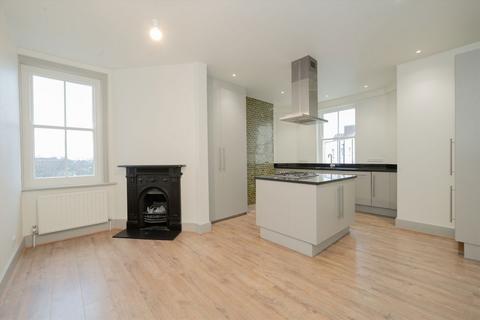 3 bedroom flat for sale, Queen's Club Gardens, London W14