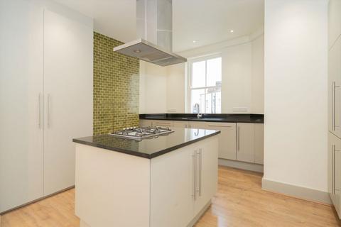 3 bedroom flat for sale, Queen's Club Gardens, London W14
