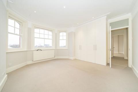 3 bedroom flat for sale, Queen's Club Gardens, London W14