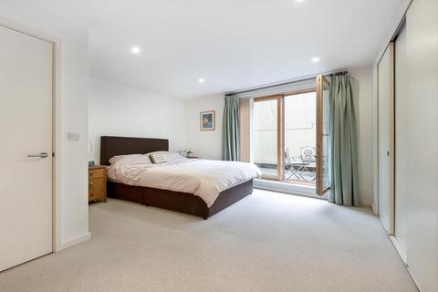 2 bedroom flat to rent, Grafton Square, London SW4