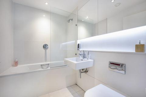 2 bedroom flat to rent, Grafton Square, London SW4