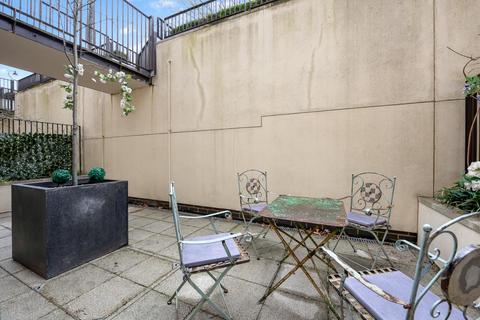 2 bedroom flat to rent, Grafton Square, London SW4