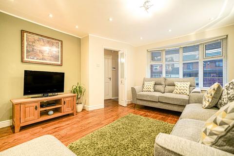 3 bedroom detached house for sale, Hall Dale Close, Hall Green