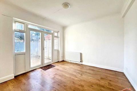 3 bedroom semi-detached house for sale, Elmgate Gardens, Edgware