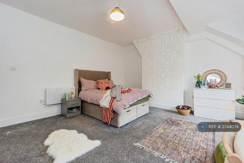 4 bedroom flat to rent, West Didsbury, Manchester, M20