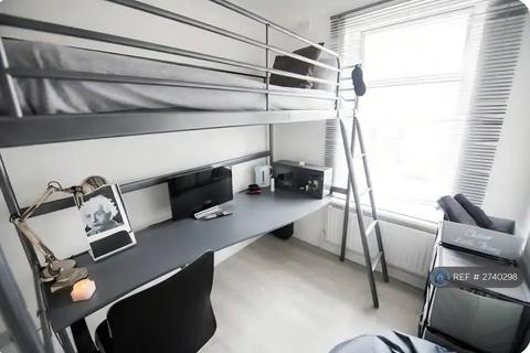 1 bedroom in a house share to rent, London, London, HA0