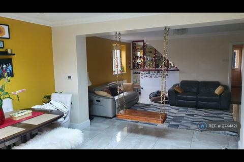 4 bedroom terraced house to rent, Oakey Drive, Wokingham, RG40