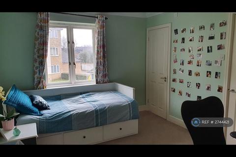 4 bedroom terraced house to rent, Oakey Drive, Wokingham, RG40