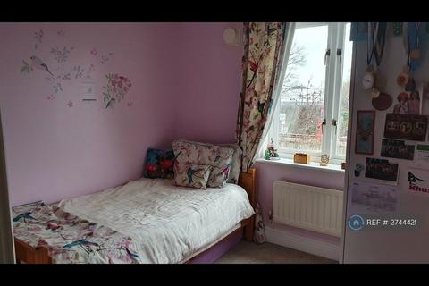 4 bedroom terraced house to rent, Oakey Drive, Wokingham, RG40