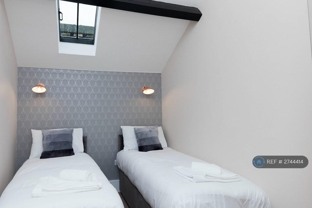 2nd Bedroom - Single Bed Configuration