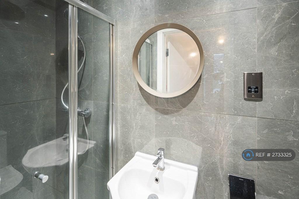 En-Suite 6