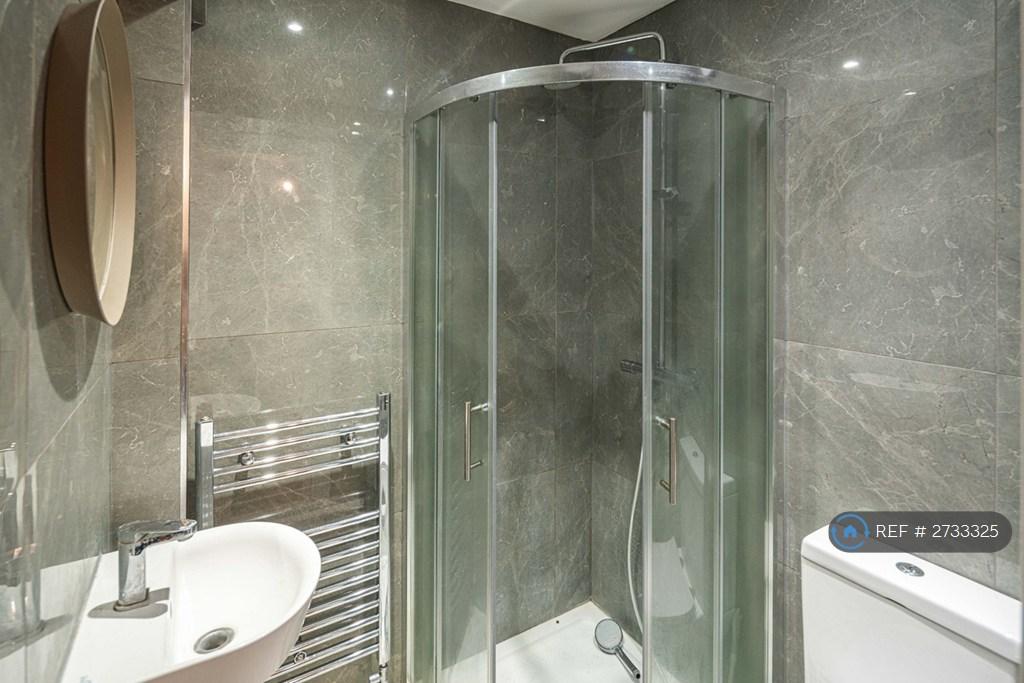 En-Suite 2